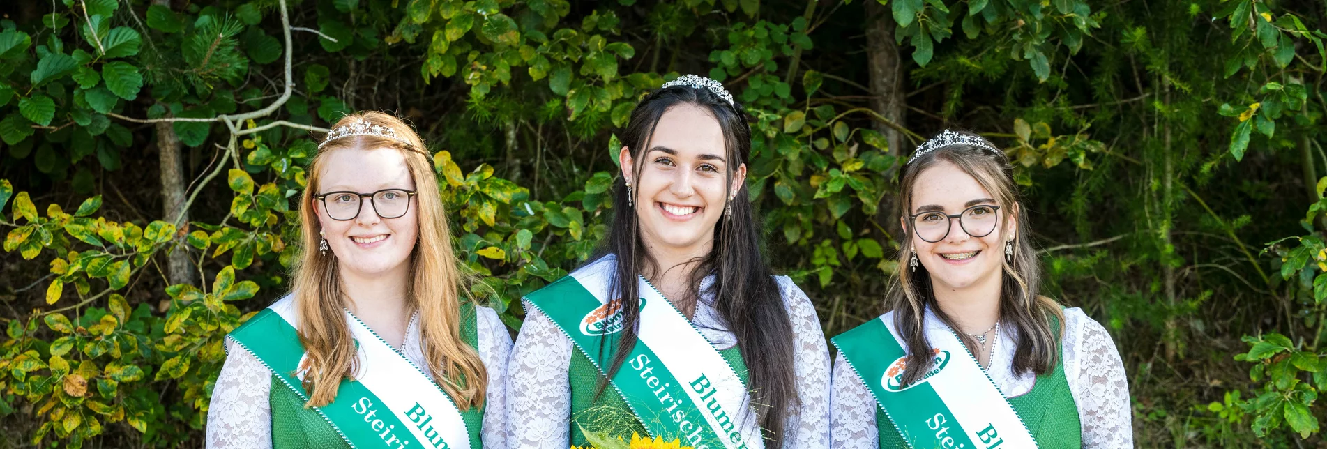 Blumenkönigin und Blumenprinzessinen 2023 Blumenkönigin und Blumenprinzessinen 2023