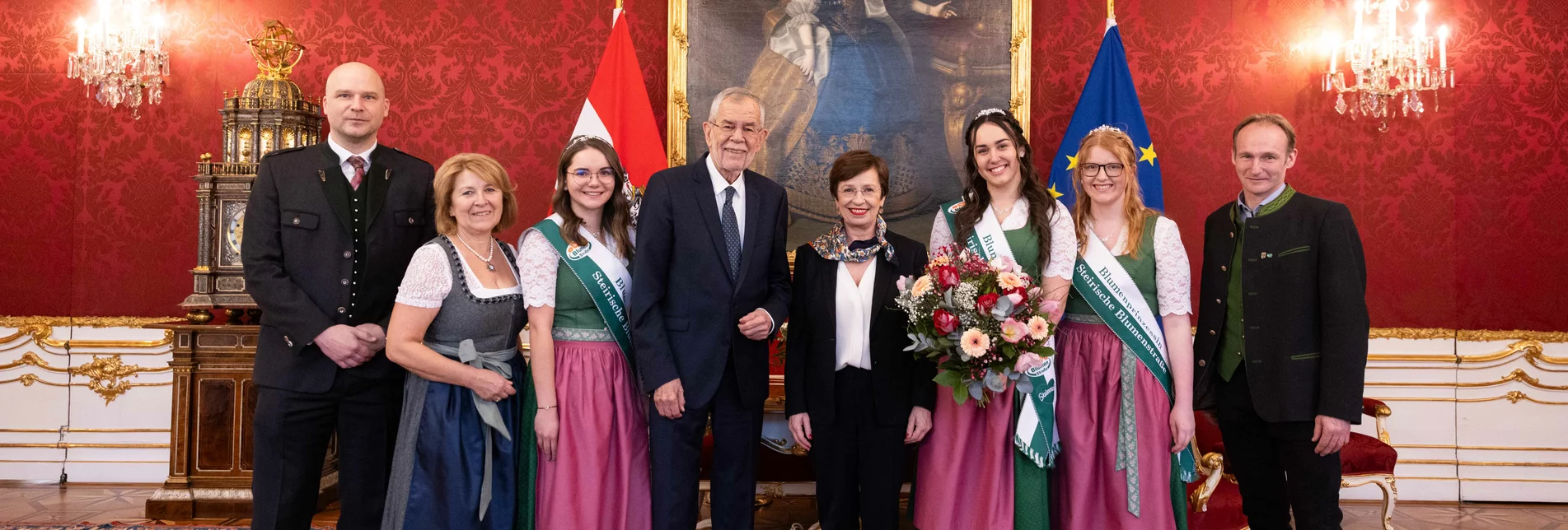 Blumengrüße in der Hofburg bei Bundespräsidenten Alexander Van der Bellen Blumengrüße in der Hofburg bei Bundespräsidenten Alexander Van der Bellen