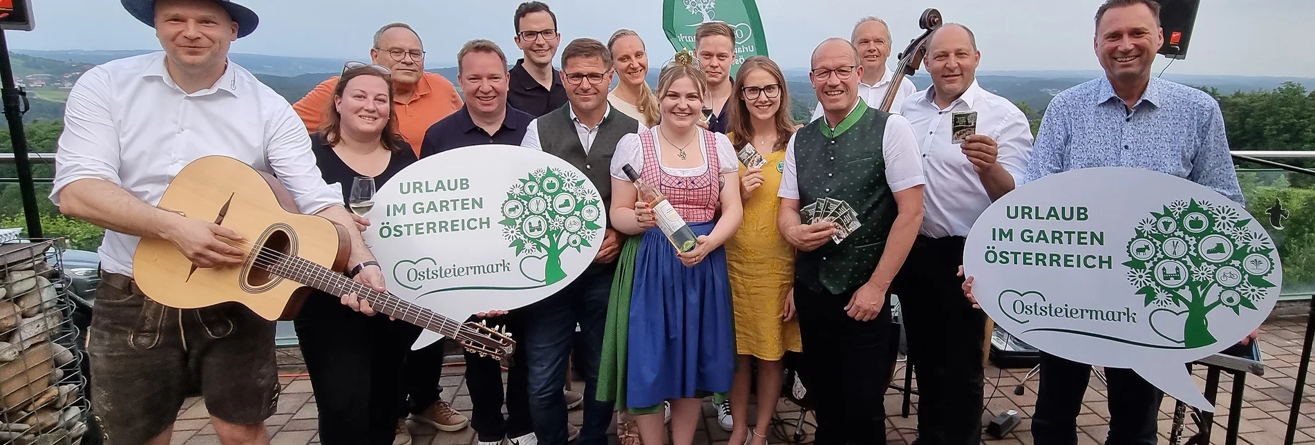 Gruppenfoto beim Pressevent zu Sommer im Garten Österreichs Gruppenfoto beim Pressevent zu Sommer im Garten Österreichs