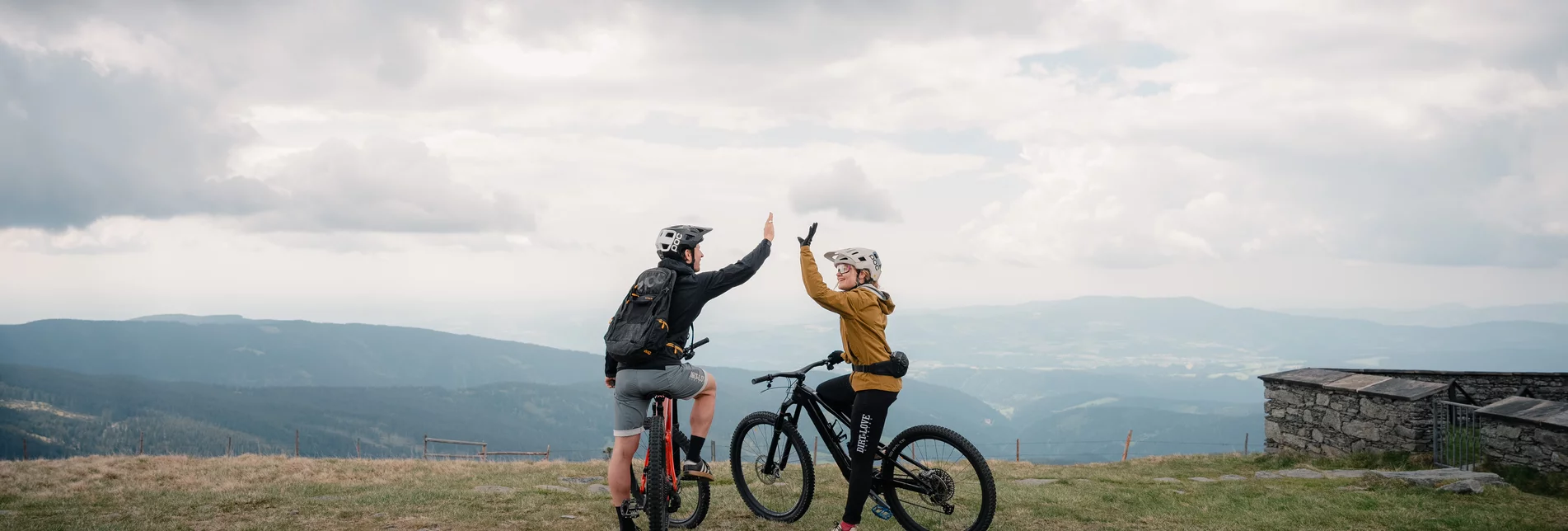 Fahrt auf den Hochwechsel über die Steirischen Wexl Trails | © Wexl Trails | Roastmedia