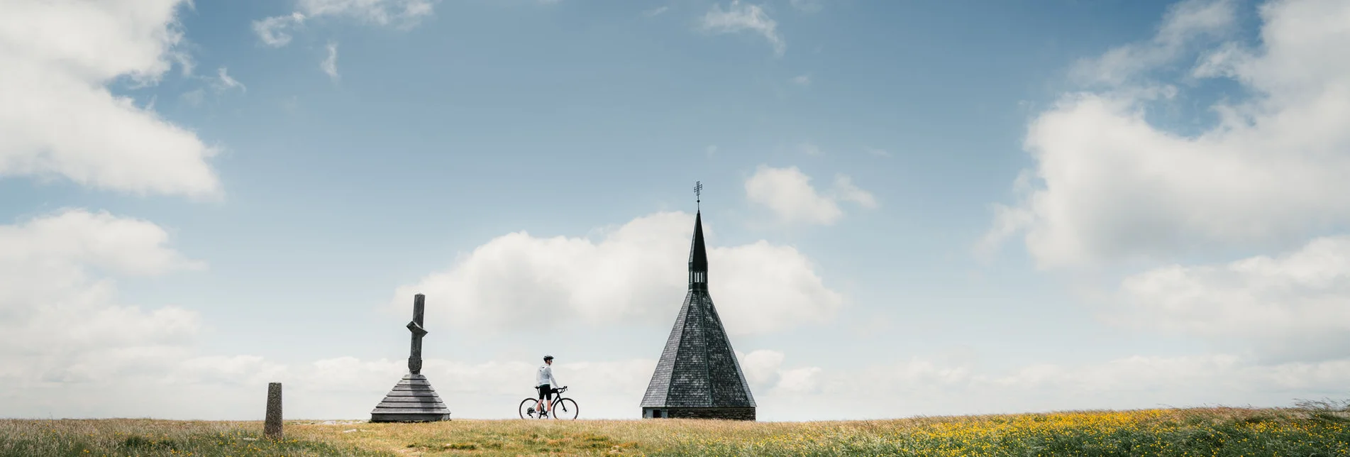 Gravel bikers on the Hochwechsel in Eastern Styria | ©  Oststeiermark Tourismus | Christoph Lukas