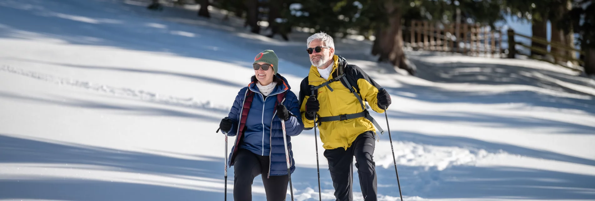 Pärchen beim Schneeschuhwandern in der Joglland-Waldheimat in der Oststeiermark | ©  Oststeiermark Tourismus | Klaus Ranger