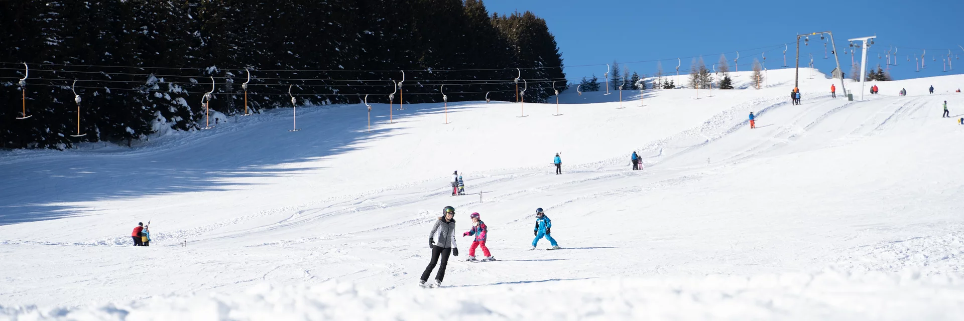 Familienfreundliche Skipisten bei den Holzmeisterliften in der Oststeiermark | © TV Oststeiermark | Fabian Trummer