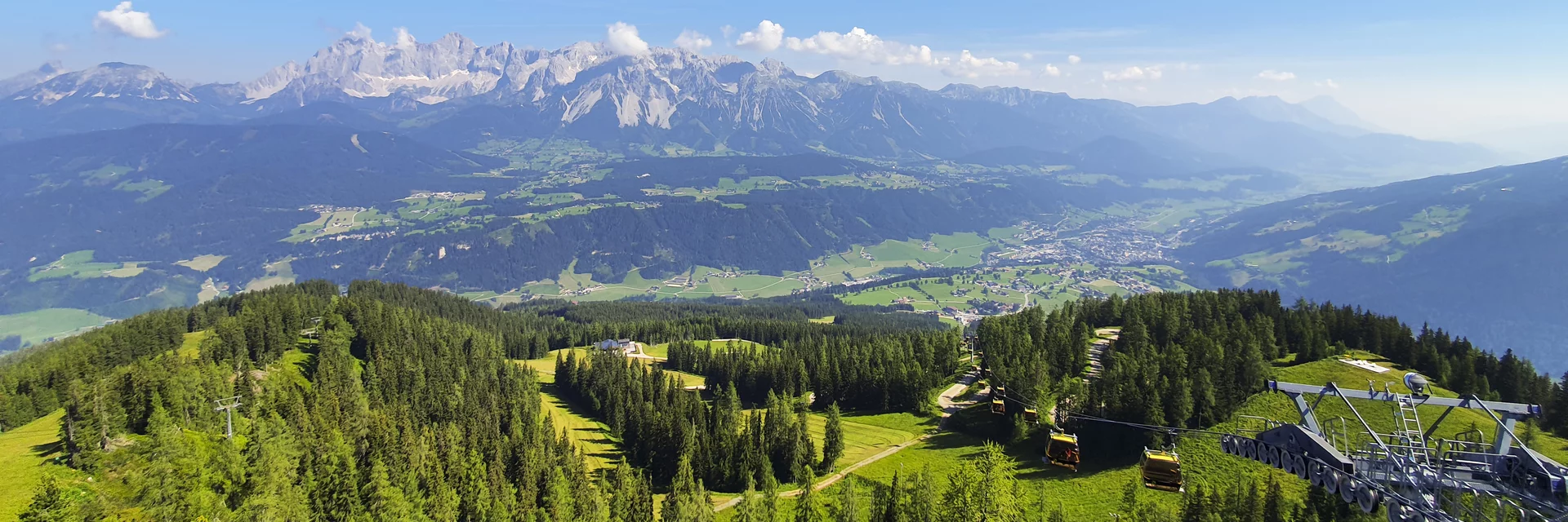 Hochwurzen Gipfelbahn mit Blick auf den Dachstein | © STG | Günther Steininger Hochwurzen Gipfelbahn mit Blick auf den Dachstein | © STG | Günther Steininger
