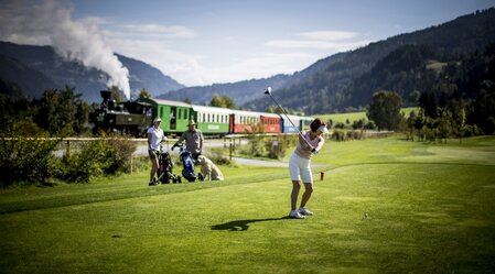 Golfplatz Murau-Kreischberg mit Murtalbahn | © STG | Tom Lamm