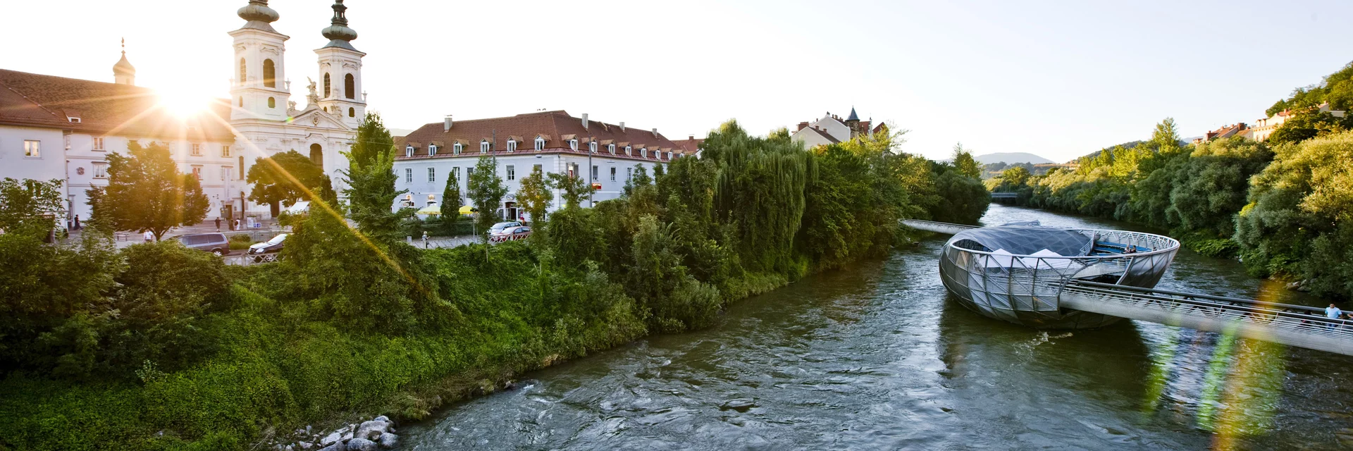 Murinsel und Mariahilferkirche | © STG | Tom Lamm Murinsel und Mariahilferkirche | © STG | Tom Lamm