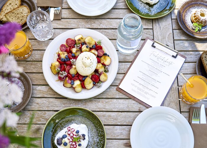 Burrata Salat Viola im Garten | © Ausseerland Salzkammergut | Supersusi.com