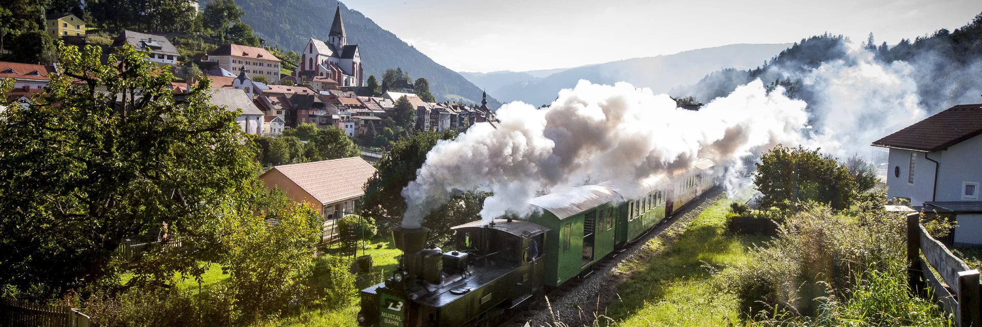 Murtalbahn mit Murau im Hintergrund | © STG | Tom Lamm Murtalbahn mit Murau im Hintergrund | © STG | Tom Lamm