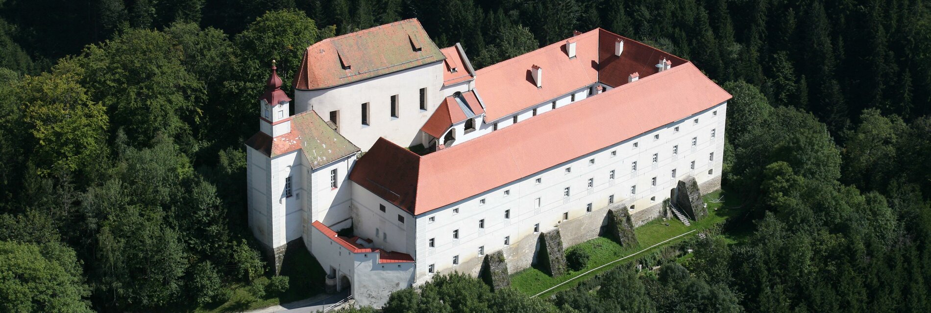 Burg Festenburg_außen_Oststeiermark | © Burg Festenburg