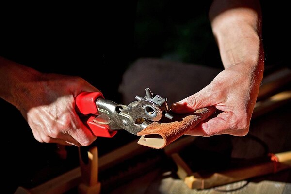 Bow making Wiesler_Stone Age journey_Eastern Styria | © Bogenbau Wiesler