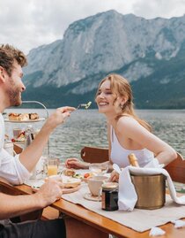 Seevilla, Altaussee, Plättenfrühstück zu zweit | © Karl Steinegger | Karl Steinegger | © Karl Steinegger