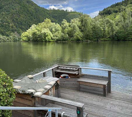 Floß im Hafen | © TV Hochsteiermark