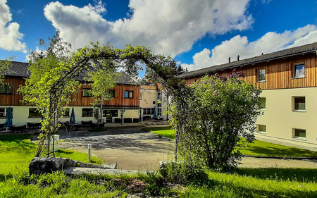 Jufa, Aussenansicht | © JUFA Hotel Bad Aussee, Außenansicht (c) Tanja Lorenzoni