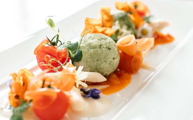 bewusst-essen-und-genießen-wildkraeuter-retreat-mi | © (c)Vulkanlandhotel Legenstein