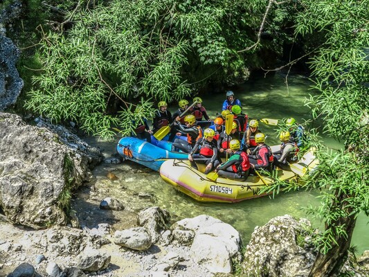 Wildwassersport mit Black Sheeps Adventures | ©  Black Sheeps Adventures KG