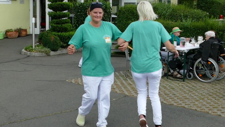PA tanzend | © Seniorenheim Haus Elisabeth