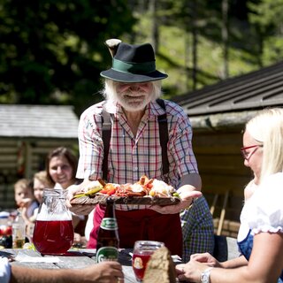 Hüttengaudi und Naturgenuss | © Tom Lamm