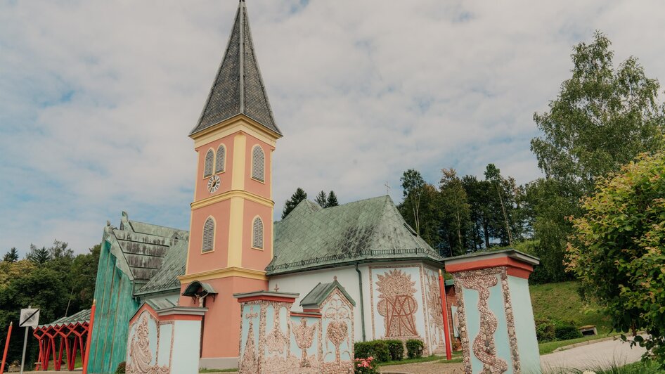 Außenansicht der Jakobus Kirche | © Region Graz-studio draussen