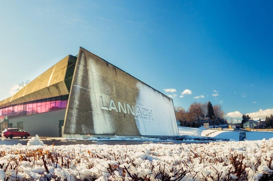 Steinhalle im Winter | © Petru Rimovetz