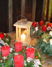 Selbstgebundene Adventkränze | © ÖFM | © ÖFM