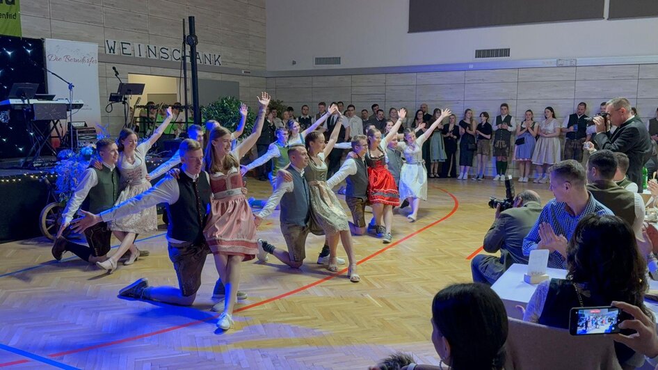 Polonaise beim Landjugendball 2025 | © Landjugend Bad Blumau