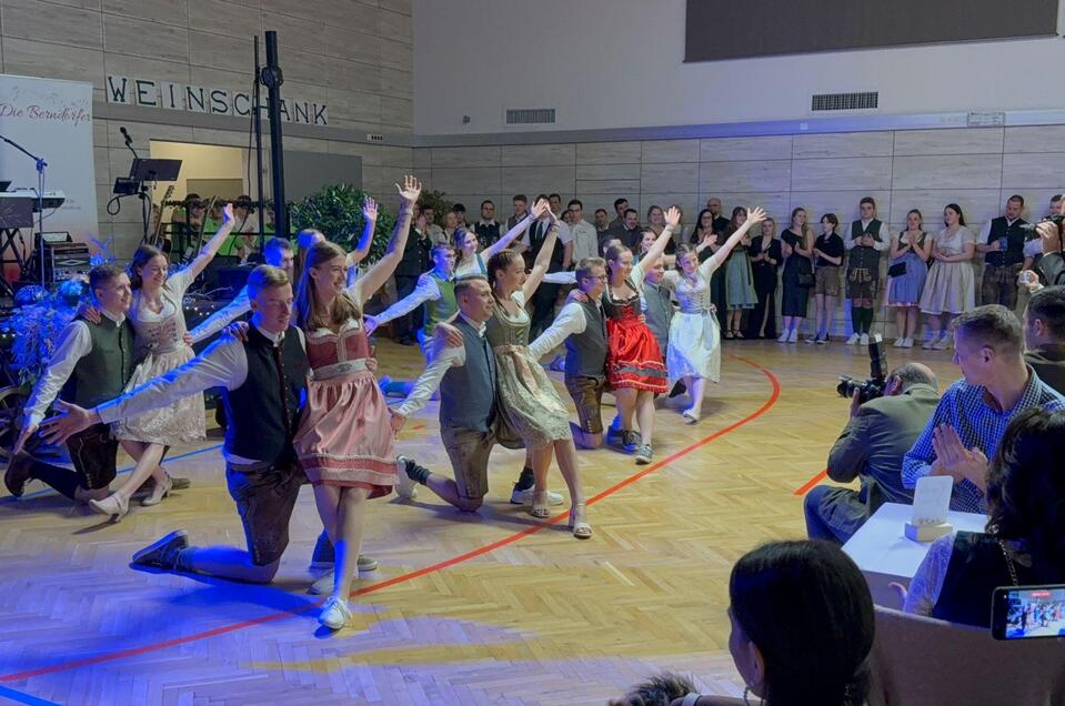Polonaise beim Landjugendball 2025 | © Landjugend Bad Blumau