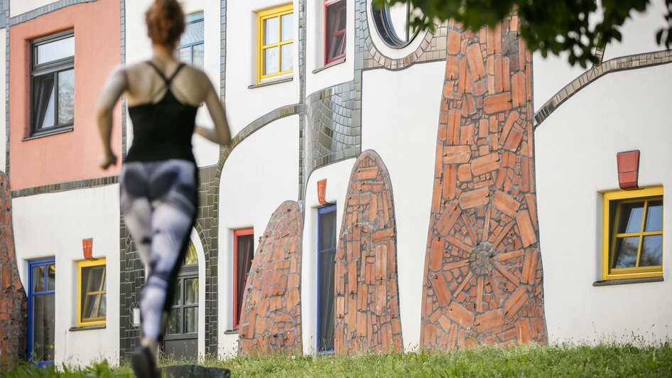 Laufen Rogner Bad Blumau | © Rogner Bad Blumau(c)Hundertwasser Architekturprojekt