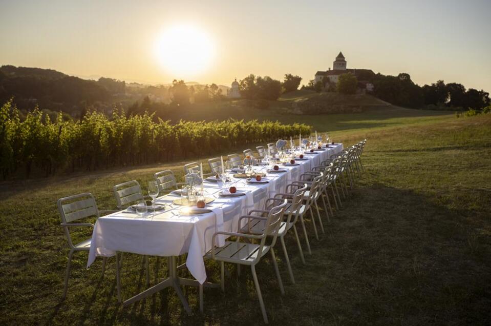Long Vineyard Table | © LOISIUM Südsteiermark