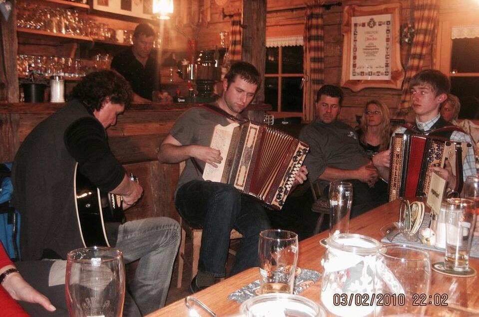 Musikanten spielen auf