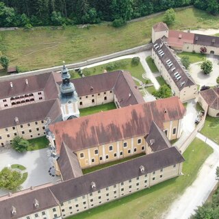 Wehrmauern um das Stift Rein | © Stift Rein
