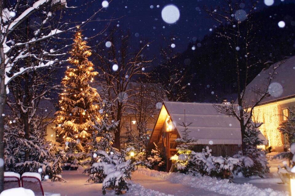 Weihnachtsbaum_Marktplatz_Oststeiermark | © Tourismusverband Oststeiermark