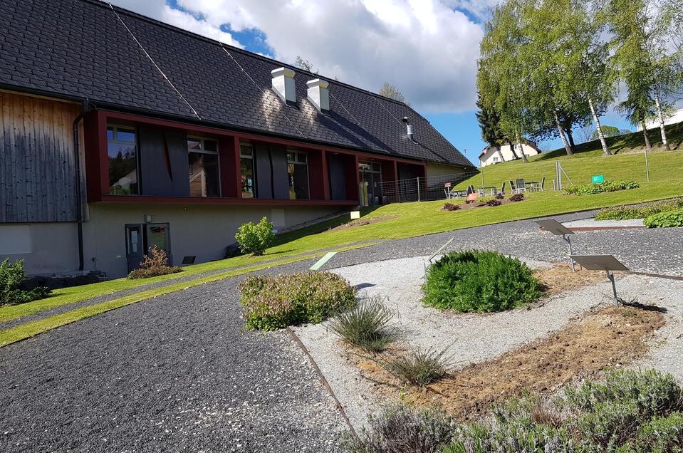 Ansicht Kräftereich mit Park_Oststeiermark | © Oststeiermark Tourismus