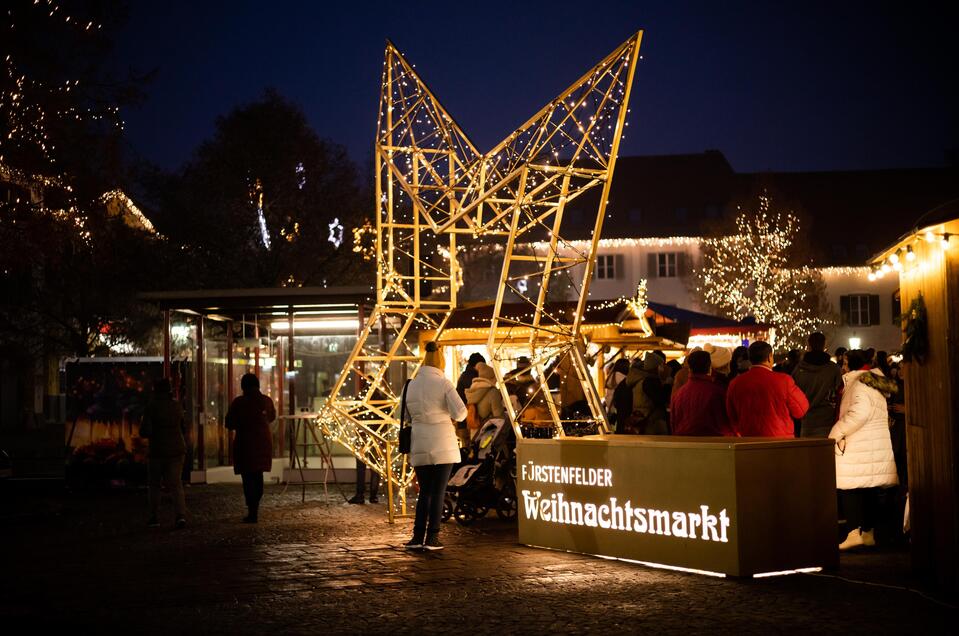 Weihnachtsmarkt | © Broboters