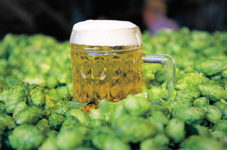 Biergenuss beim Fest in Semriach | © Steiermark Tourismus-Harry Schiffer