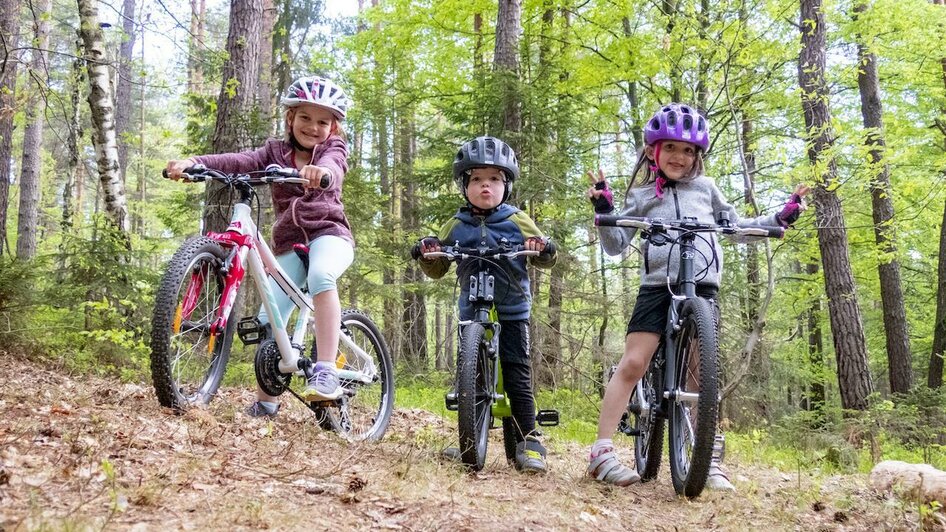 Kinder beim Biken 3Eiben Kids Bike Park | 3Eiben Kids Bike Park | © 3Eiben Kids Bike Park Kinder beim Biken 3Eiben Kids Bike Park | © 3Eiben Kids Bike Park