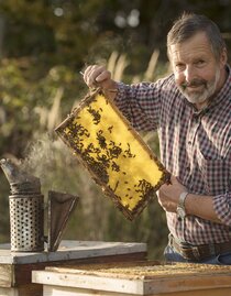 Beekeeper Kreiner_Karl_Eastern Styria | © Tourismusverband Oststeiermark | Bernhard Bergmann | © Tourismusverband Oststeiermark