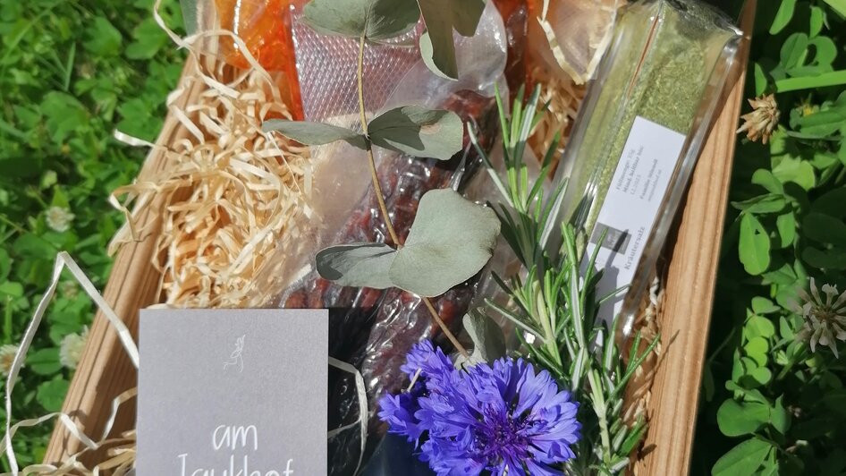 Geschenkkarton | © Familie Stiendl