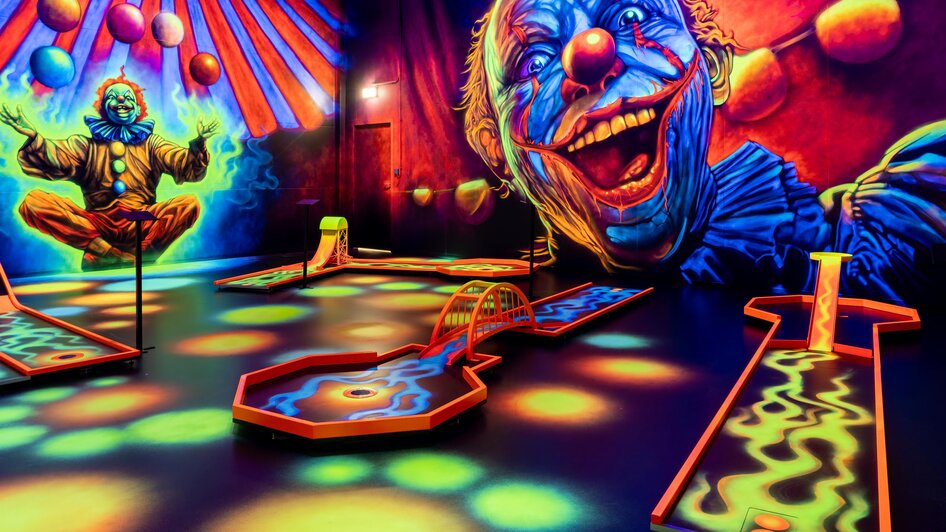BattleKart Graz - Blacklight-Minigolf | © Battlekart Gössendorf - Stefan Novotny