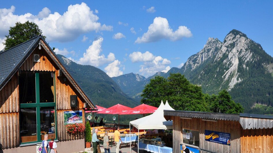 Terrasse der Pfannerhütte, Tauplitz | Mario Seebacher | © Mario Seebacher Terrasse der Pfannerhütte, Tauplitz | © Mario Seebacher
