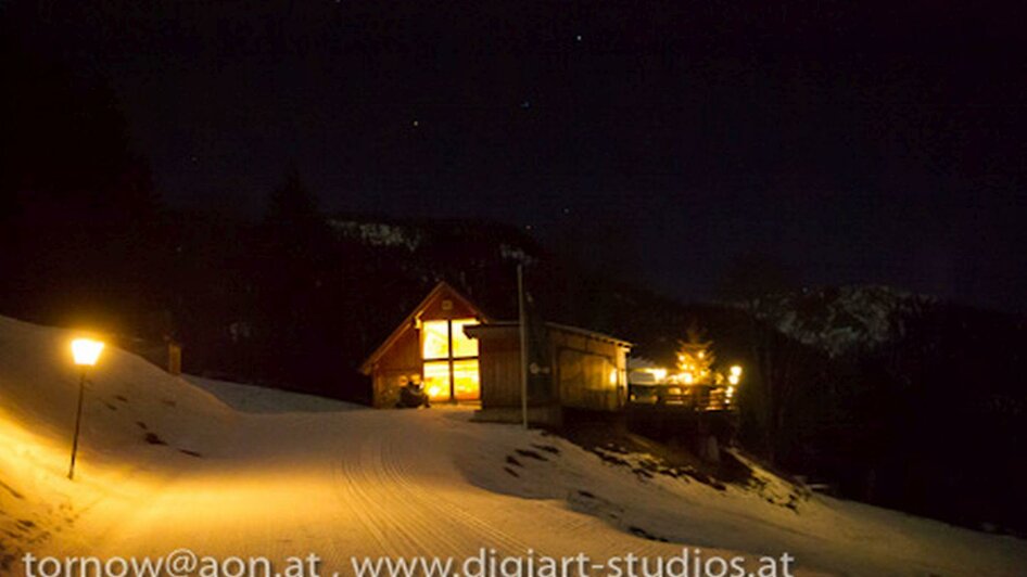 Pfannerhütte, Abfahrt beleuchtet, Tauplitz | Tornow Digiart | © Tornow Digiart Pfannerhütte, Abfahrt beleuchtet, Tauplitz | © Tornow Digiart