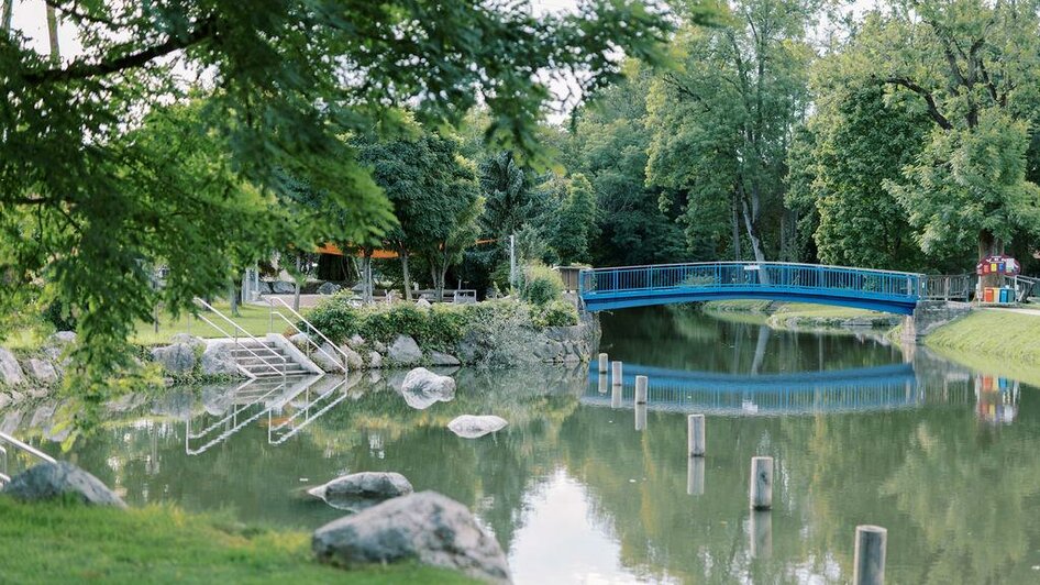 Flussbad_Brücke_Oststeiermark | die mosbachers | © Tourismusverband Oststeiermark Flussbad_Brücke_Oststeiermark | © Tourismusverband Oststeiermark