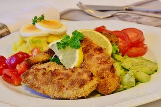 GasthausBräuer-Schnitzel-Murtal-Steiermark | © Gasthof Bräuer