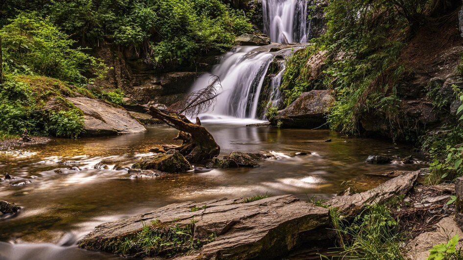 Gragger Gorge and Cascade Waterfall - Impression #2.4