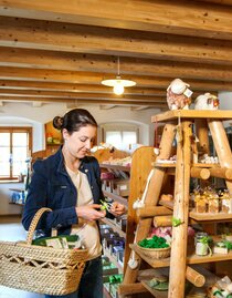 Greißlerei_salesroom_Eastern Styria | © Naturhotel Bauernhofer | Harald Eisenberger | © Naturhotel Bauernhofer