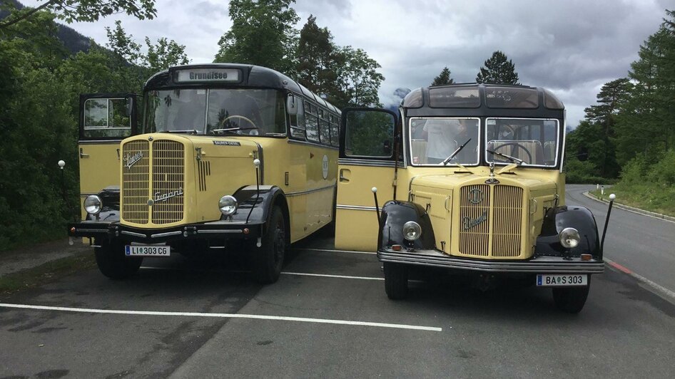 Oldtimer, Altaussee, 2 Busse | Dr. Herbert Werner | © Dr. Herbert Werner Oldtimer, Altaussee, 2 Busse | © Dr. Herbert Werner