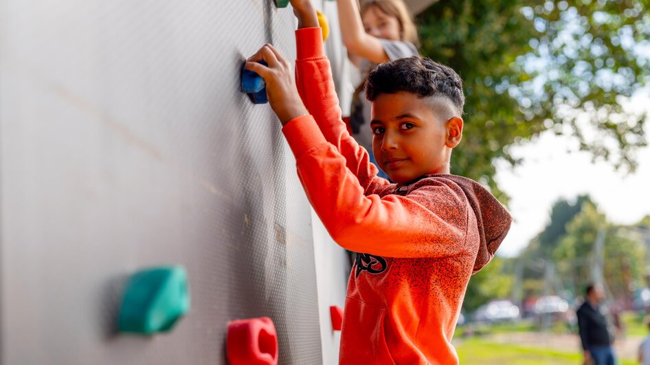 Kinder auf der Kletterwand | © © Stadtgemeinde Feldbach