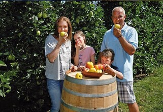 Fruit growing Zöhrer_Family_Eastern Styria | © Obstbau Zöhrer