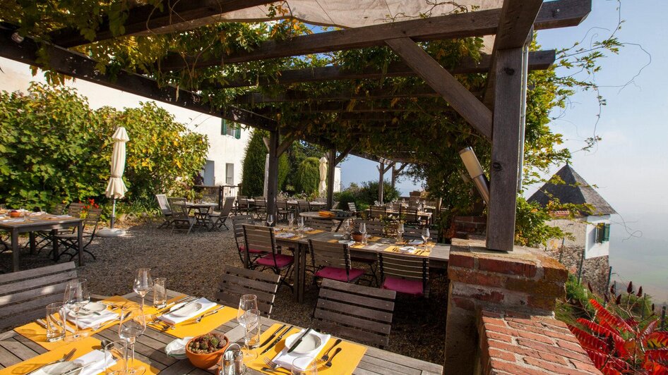 Terrasse mit Weitblick | © Schloss Kapfenstein