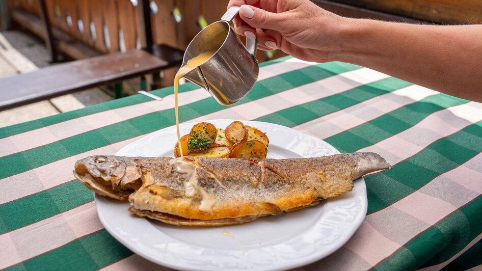Alpen Arnika, Tauplitzalm, fried fish | Hotel Alpen Arnika | © Hotel Alpen Arnika Alpen Arnika, Tauplitzalm, gebratener Fisch | © Hotel Alpen Arnika