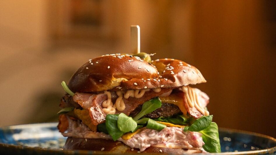 Burger im Taflo | © Julian Kroissenbrunner